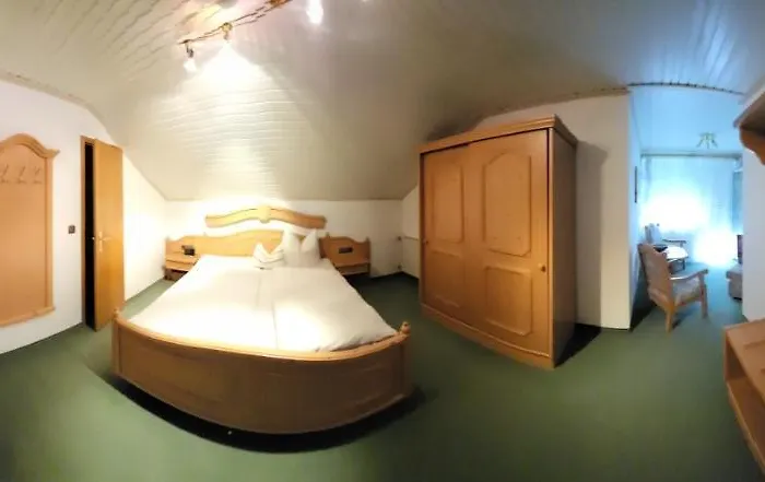 Erd's Hoimatle לינה וארוחת בוקר יונגהולץ